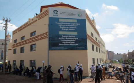 L’INCEF, réalisé par la Chambre de Commerce et d’Industrie du Mali (CCIM) pour 1,5 milliard de francs CFA, assure la formation professionnelle initiale et continue dans les différents métiers de l’entreprise au profit des acteurs des secteurs de l’industrie, du commerce et des services. La formation qualifiante ou le perfectionnement est organisé sous forme de séminaires, d’ateliers ou de programmes de courte durée sur des thématiques variées.