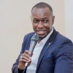 C’est pourquoi, je lance aujourd’hui un appel pressant : il est temps d’engager un grand projet national d’éducation citoyenne de masse, accessible à tous, partout au Mali, sans distinction d’âge, de niveau scolaire ou de statut social.