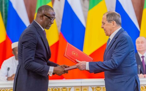 Ces accords portent sur les domaines du commerce, de l’énergie, des sciences, ainsi que sur les fondements des relations politiques, diplomatiques et sécuritaires entre les deux États.
