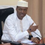 Dans un geste fort en faveur de la transparence et de la redevabilité administrative, le Premier ministre, Général de Division Abdoulaye Maïga, a adressé une correspondance ferme à plusieurs membres du gouvernement, sommant les services publics d’afficher les coûts de leurs prestations. Une mesure à portée symbolique et pratique, qui vise à renforcer la confiance des citoyens et à lutter contre les dérives souvent dénoncées au sein de l’administration.