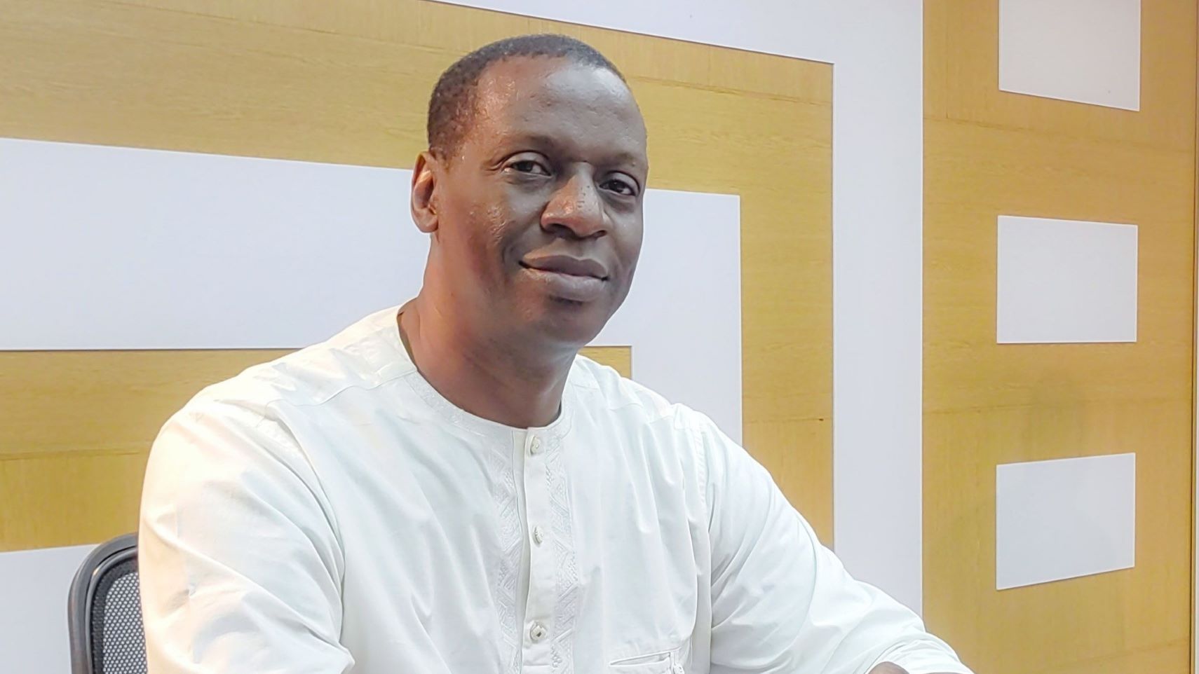 L’économiste malien n’a pas mâché ses mots : « C’est la guérilla économique actuellement », a-t-il lancé avec gravité, dénonçant la stratégie des groupes armés de s’en prendre directement aux moteurs économiques du pays.