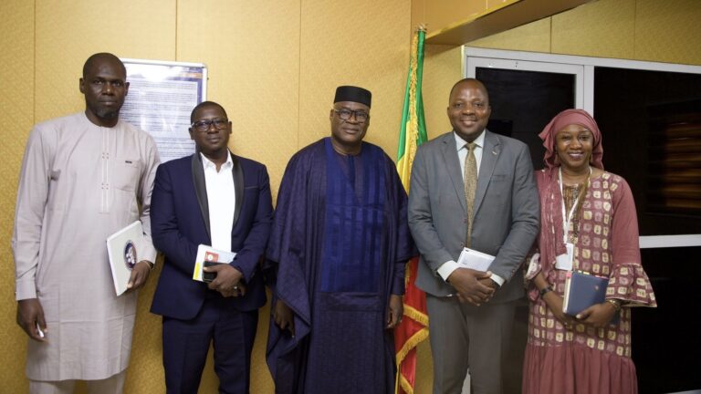 Deux ans après l’obtention de sa certification, la CANAM réaffirme son engagement en faveur de l’amélioration continue de ses performances et de la qualité des services rendus à ses assurés. Cet audit de surveillance constitue une étape stratégique dans la consolidation et le renforcement du SMQ.