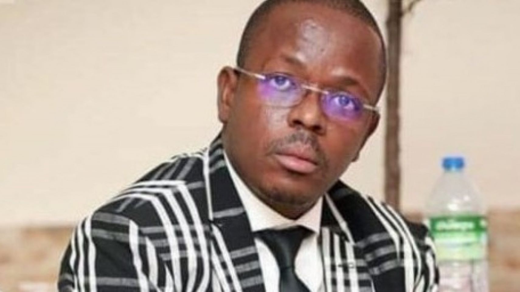 Le jeudi 24 juillet 2025, à 7 heures 30 minutes, Monsieur Traoré Alain Christophe, alias Alino Faso, détenu à l’École de Gendarmerie, a été découvert mort dans sa chambre