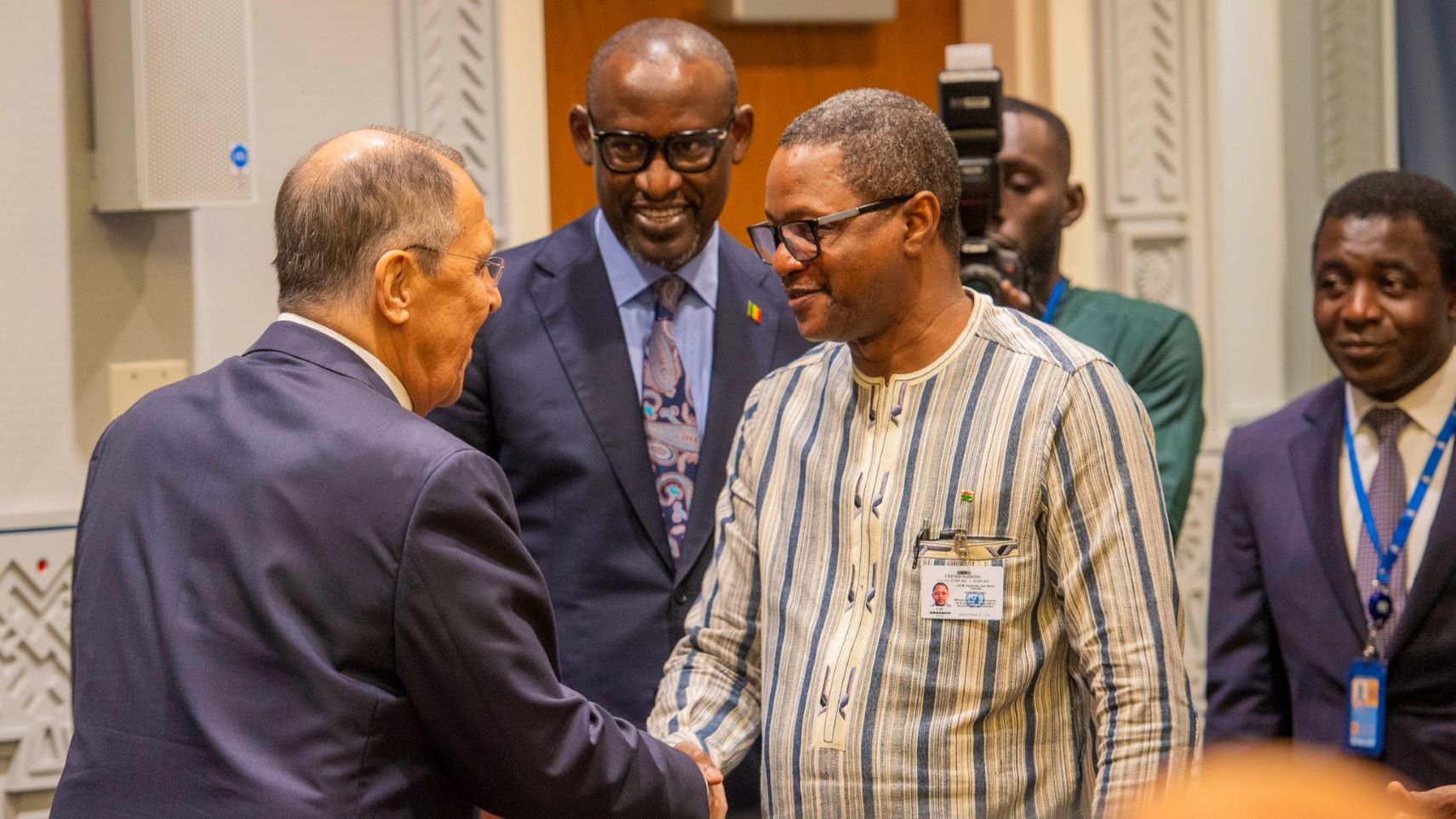 Des avancées importantes ont été enregistrées entre les deux parties; sur le plan de la sécurité, il y’a quelques semaines les ministres de la défense des trois pays se sont retrouvés à Moscou et des résolutions importantes ont été prises pour pouvoir renforcer le travail en commun, et apporter le soutien militaire et technique nécessaire à la matérialisation de la force unifiée de l’AES