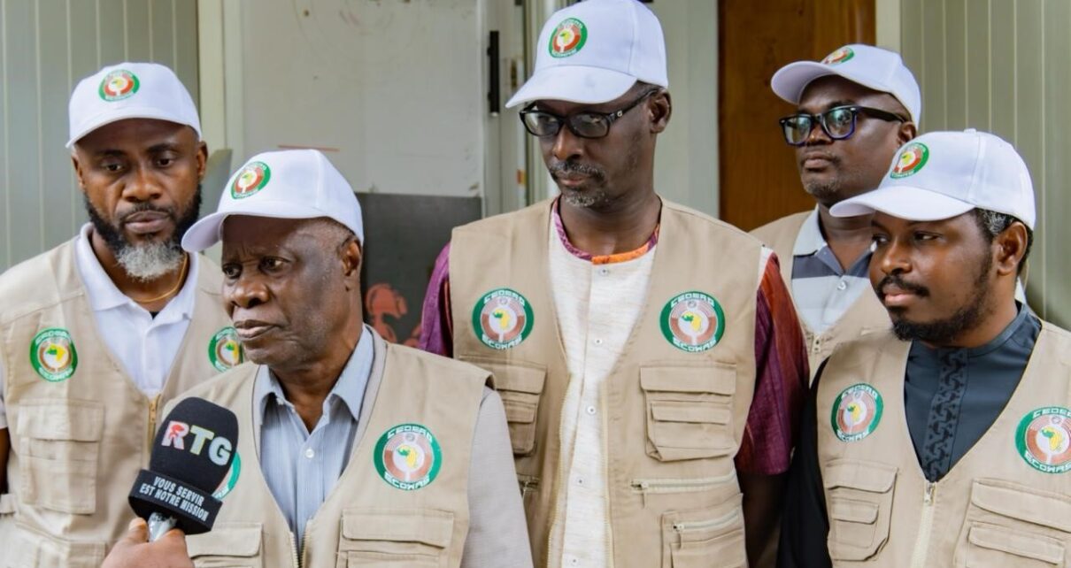 Les deux Missions ont couvert 389 bureaux de vote le jour du référendum sur l'étendue du territoire national. Les Missions ont noté que le processus s'est bien déroulé, le personnel électoral et les OGE ont rempli leurs missions convenablement ainsi que les observateurs nationaux et internationaux.