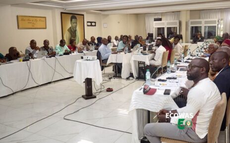 Placé sous le thème percutant : « Changement politique et crises en Afrique de l'Ouest : Que peut faire la culture ? », ECOFEST Dakar 2025 promet d'être une plateforme essentielle pour explorer le rôle vital de la culture dans la résilience, la médiation et la construction de la paix face aux défis politiques et aux crises qui secouent la sous-région. L'événement ambitionne de mettre en lumière la richesse et la diversité du patrimoine ouest-africain tout en explorant des solutions culturelles aux enjeux contemporains.