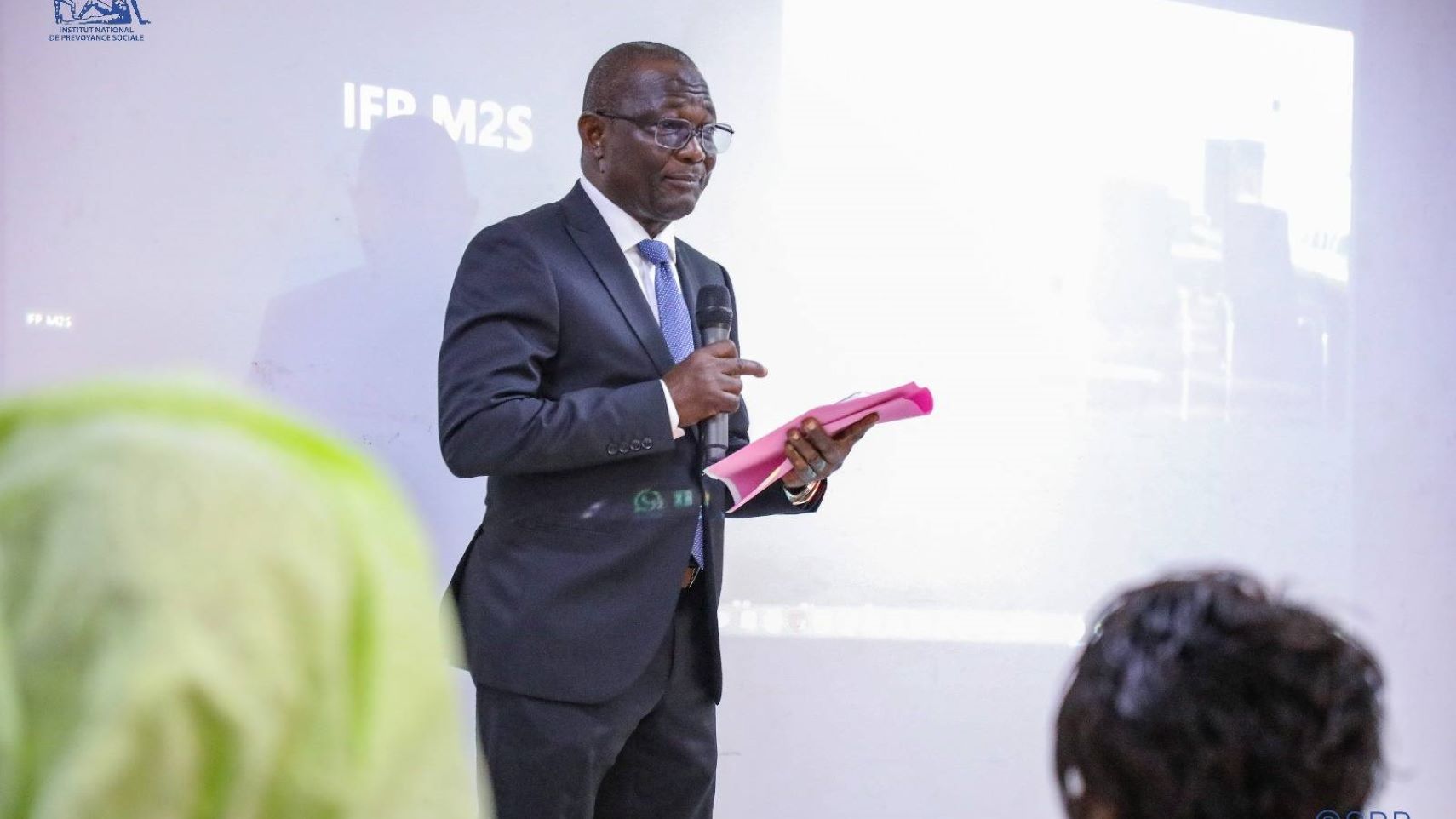 Pour marquer cette rentrée, l’INPS a invité deux figures de proue du domaine : le Pr. Jacqueline KONATÉ, Directrice Générale du Centre d’Intelligence Artificielle et Robotique du Mali (CIAR-Mali), et le Médecin Colonel-major Ousmane LY, expert en santé numérique et enseignant-chercheur à l’Université des Sciences, des Techniques et des Technologies.