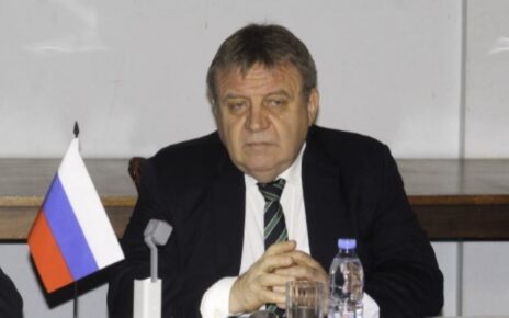 L'Ambassade russe dénonce ces déclarations mensongères qui visent, selon elle, à « ternir l’image des relations russo-maliennes, dynamiques et traditionnellement amicales ». Elle a tenu à rassurer en indiquant qu'elle « fonctionne normalement » et que les citoyens russes peuvent la contacter pour toute assistance.