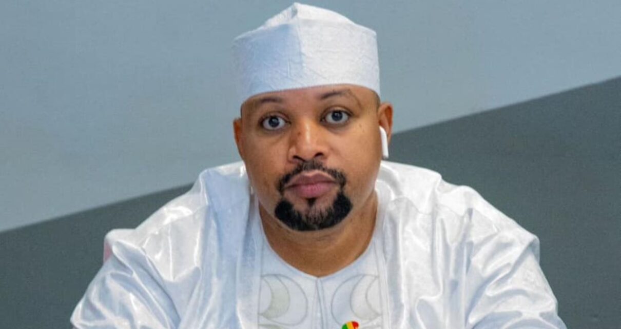 Invité à quitter immédiatement le pays par le président de la communauté malienne de Guinée-Bissau, Cheick Harouna Sankaré a refusé, invoquant sa fidélité au président Embaló. Il a choisi de rester à ses côtés, allant même jusqu’à le rejoindre à l’état-major des forces armées alors que la tension montait d’heure en heure.