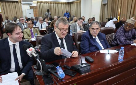 Autour des questions sécuritaires et d’approvisionnement du Mali en hydrocarbures, le Ministre DIOP a souligné les efforts importants du Gouvernement et l’engagement commun des vaillants soldats du Mali et de la Confédération AES tant dans la lutte contre les terroristes opérant dans notre espace que pour la sécurisation des convois des produits pétroliers.