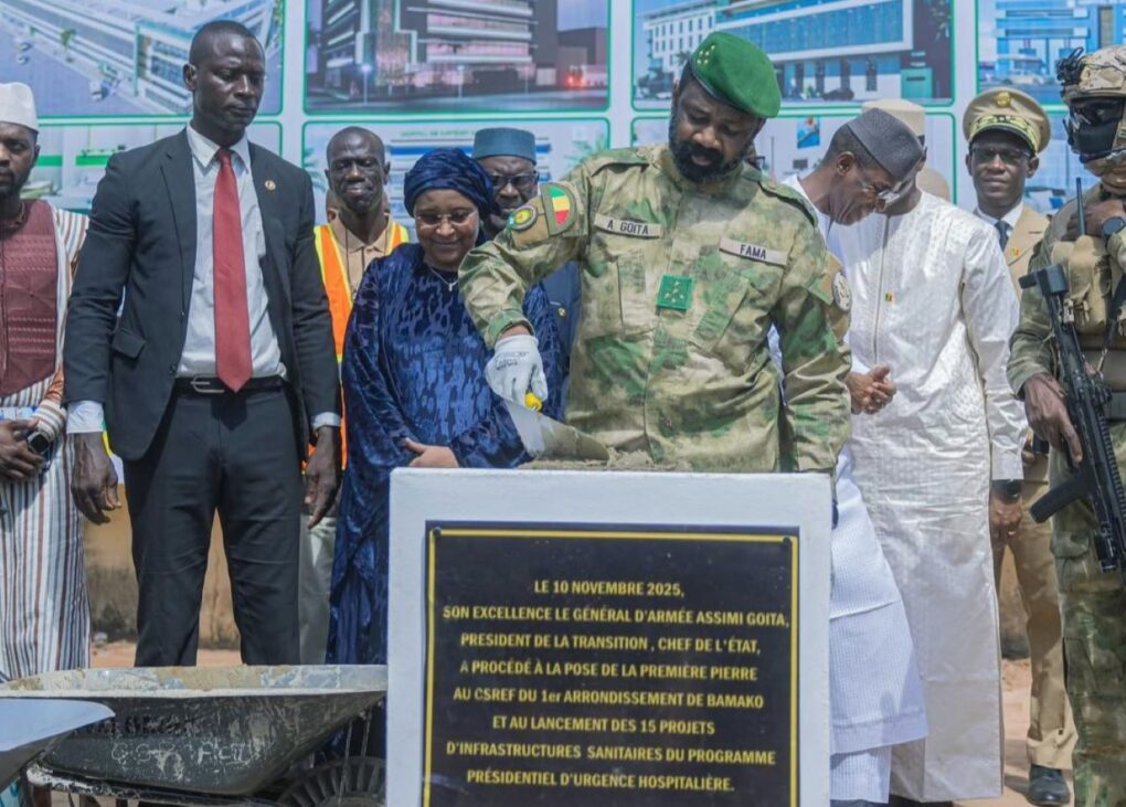Le Projet présidentiel d’urgence hospitalière se décline en trois grands volets : la transformation des CSREF des sept arrondissements de Bamako en hôpitaux de district ; la construction de nouveaux hôpitaux de district à Bla et à Kangaba ; la réalisation d’hôpitaux régionaux modernes à San, Koutiala, Bougouni, Dioïla, Nioro, Bandiagara et Koulikoro.