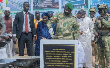 Le Projet présidentiel d’urgence hospitalière se décline en trois grands volets : la transformation des CSREF des sept arrondissements de Bamako en hôpitaux de district ; la construction de nouveaux hôpitaux de district à Bla et à Kangaba ; la réalisation d’hôpitaux régionaux modernes à San, Koutiala, Bougouni, Dioïla, Nioro, Bandiagara et Koulikoro.