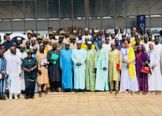 Le document, véritable feuille de route pour la décennie à venir, met en évidence des propositions concrètes pour améliorer la gouvernance judiciaire, renforcer le contrôle interne, moderniser les infrastructures, digitaliser les procédures et promouvoir la transparence dans la gestion du service public de la justice.