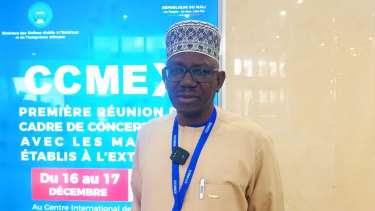 Cette initiative, portée par le ministre des Maliens établis à l’Extérieur et de l’Intégration africaine, M. Moussa Ag Attaher, vise à instaurer un cadre structuré et pérenne de dialogue avec la diaspora malienne, afin de renforcer la cohésion, l’unité et la confiance entre les acteurs de la gouvernance migratoire.