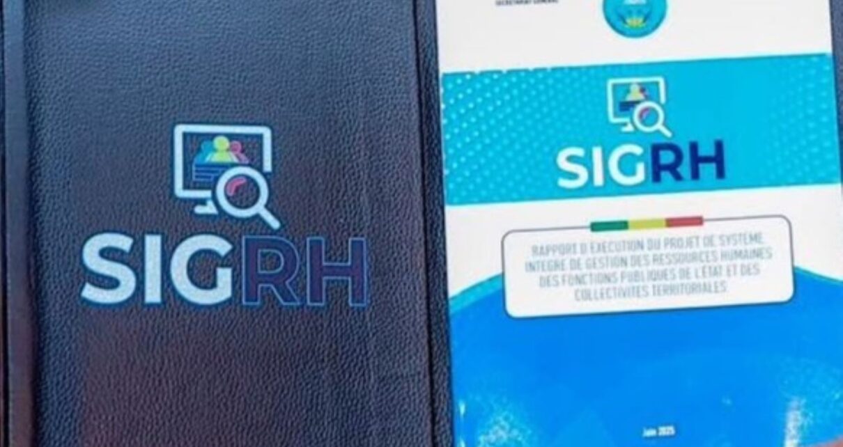 Selon le communiqué, les agents publics concernés devront se présenter auprès du service gestionnaire des ressources humaines de leur secteur d’activité, munis des pièces requises. Il s’agit d’une copie de l’arrêté d’intégration ou de la décision de recrutement, d’une copie de la carte NINA, de la carte biométrique ou de la fiche descriptive individuelle, d’une copie de l’extrait d’acte de naissance et d’une copie de l’acte justifiant la position administrative.