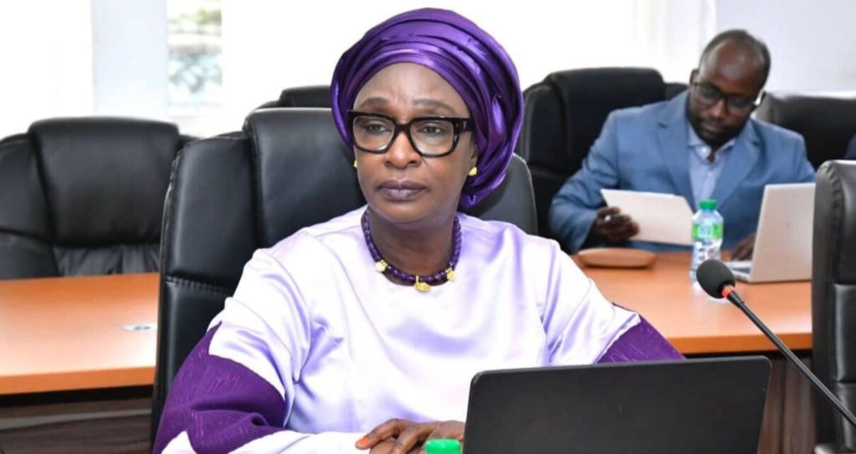 Le Sénégal réaffirme sa souveraineté judiciaire et son engagement envers la coopération internationale, tout en exprimant son vif regret face aux propos tenus par l'Ambassadrice de France à Dakar, qui a commenté l'affaire de deux ressortissants sénégalais en fuite accusés de corruption et de détournement de deniers publics.