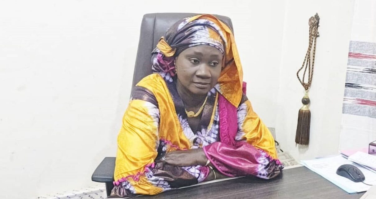 A la Chaîne Grise, la directrice a été surprise de constater le démarrage des évaluations du 1er trimestre, pourtant prévu pour février. Immédiatement, elle a instruit au proviseur l’arrêt des évaluations pour non-respect du calendrier.