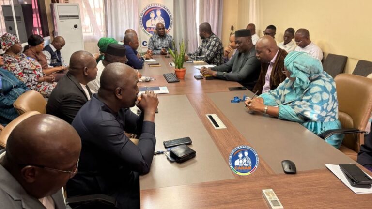 Grâce à vos efforts et à ceux de votre administration, des avancées significatives ont été enregistrées, tant dans nos conditions de travail que dans la qualité des services offerts à nos assurés. Ces acquis sont le fruit d’un travail collectif et d’une vision partagée