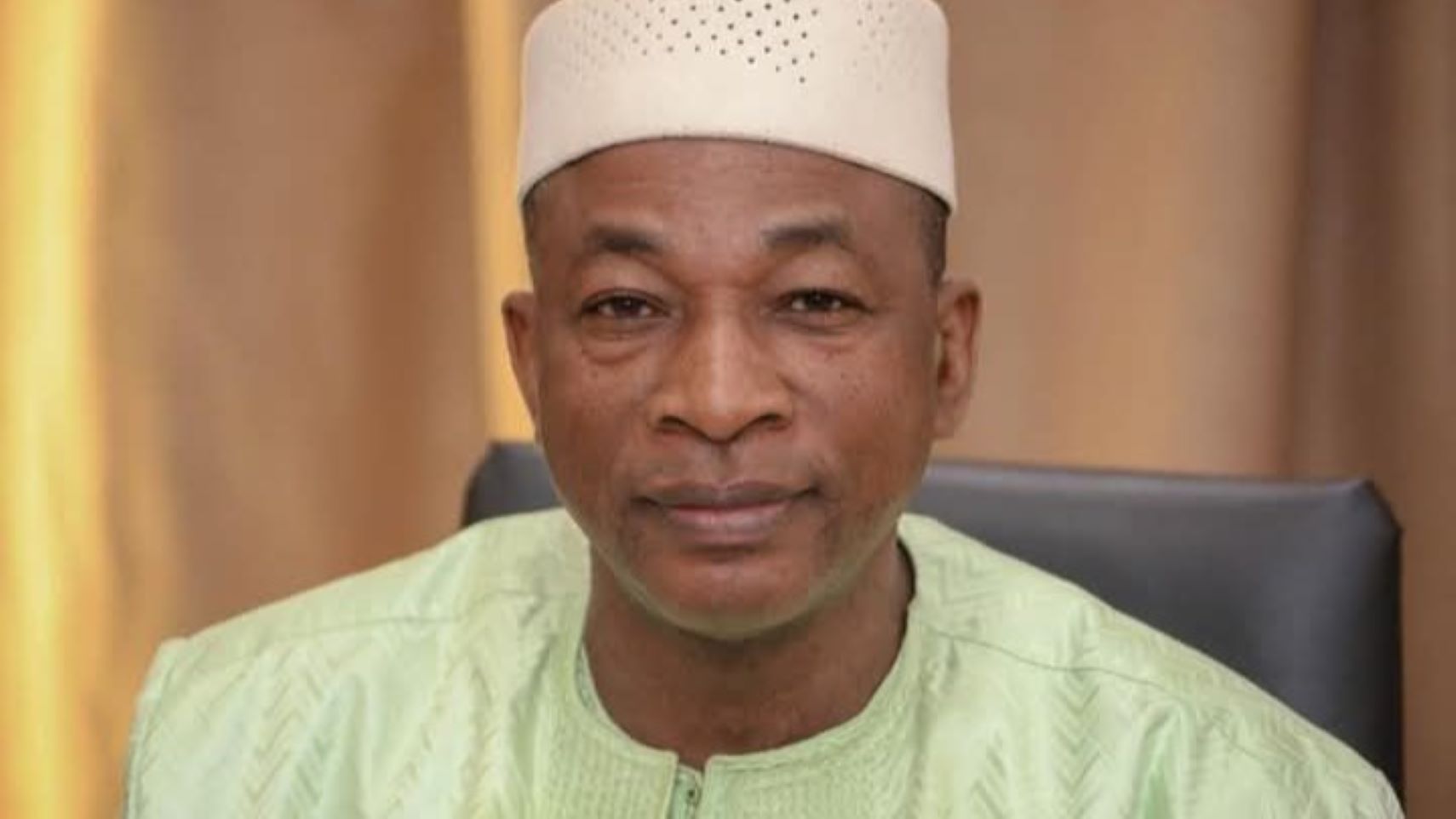 Cette réforme vient actualiser la Loi n°02-053 du 16 décembre 2002, modifiée, qui constituait jusqu’ici le socle juridique de la gestion des agents de l’État. Adoptée à l’époque pour « doter notre pays d’un meilleur instrument de gestion des Fonctionnaires de l’État » et adapter l’administration aux mutations institutionnelles, cette loi a, au fil des années, révélé certaines limites.