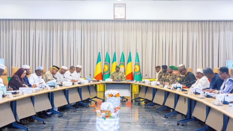 Après examen des points inscrits à l’ordre du jour, le Conseil a adopté des projets de texte, procédé à des nominations et entendu des communications.