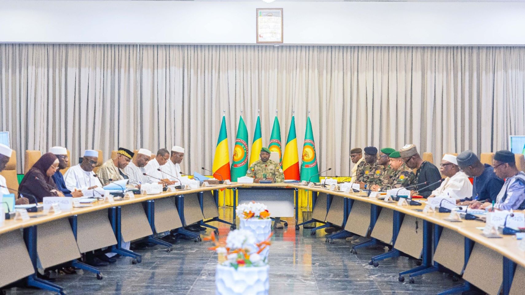 Après examen des points inscrits à l’ordre du jour, le Conseil a adopté des projets de texte, procédé à des nominations et entendu des communications.