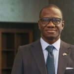 C’est un changement de taille sur l’échiquier politique national. Le Général Issa Ousmane Coulibaly hérite d’un portefeuille stratégique qui, pendant longtemps, est resté concentré entre les mains du Premier ministre, le Général Abdoulaye Maïga. Ce transfert de responsabilités marque une nouvelle étape dans la gestion de la décentralisation et de l’organisation territoriale du pays.