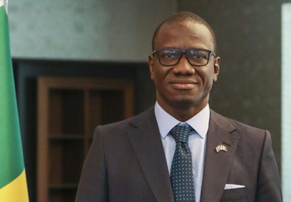 C’est un changement de taille sur l’échiquier politique national. Le Général Issa Ousmane Coulibaly hérite d’un portefeuille stratégique qui, pendant longtemps, est resté concentré entre les mains du Premier ministre, le Général Abdoulaye Maïga. Ce transfert de responsabilités marque une nouvelle étape dans la gestion de la décentralisation et de l’organisation territoriale du pays.