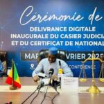 Fruit d’une synergie entre le ministère de la Communication, à travers l’AGETIC (Agence des Technologies de l’Information et de la Communication), et le département de la Justice, la plateforme dématérialisée vise à simplifier les procédures et à réduire drastiquement les délais de traitement. Elle ambitionne également de renforcer la transparence et l’efficacité administrative.