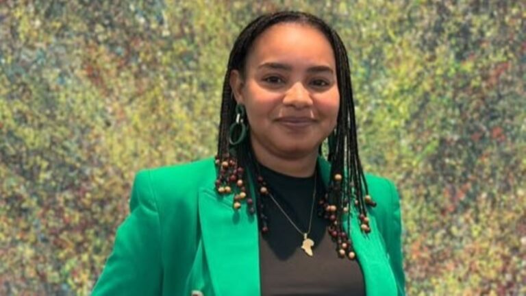 Mme Adam Dicko aura la lourde et noble mission de représenter la société civile africaine et spécifiquement celle du Sahel sur la scène mondiale, de plaider pour une paix durable et inclusive, capable de répondre aux défis sécuritaires actuels, et d’amplifier les voix locales afin qu'elles influencent directement les politiques de renforcement de l'État.