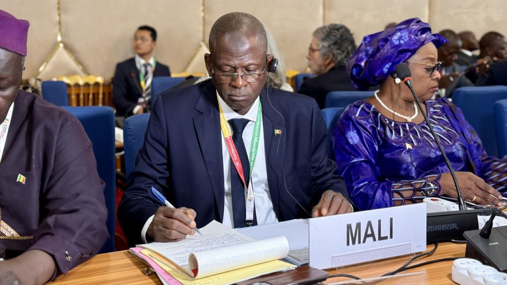 La première rencontre a réuni, à l’instar des pays africains partenaires de la Chine, la délégation malienne et le Gouvernement chinois autour du thème : Accélérer l’industrialisation de l’Afrique par les investissements de la Chine » sous la présidence de la Directrice générale de l’OMC.