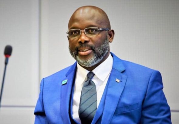 Dans l'affaire actuelle de la finale de la CAF entre le Sénégal et le Maroc, l'arbitre a permis au match de se poursuivre après la démission de Sénégal, et le jeu a été terminé, y compris le temps supplémentaire, avec un résultat obtenu sur le terrain.