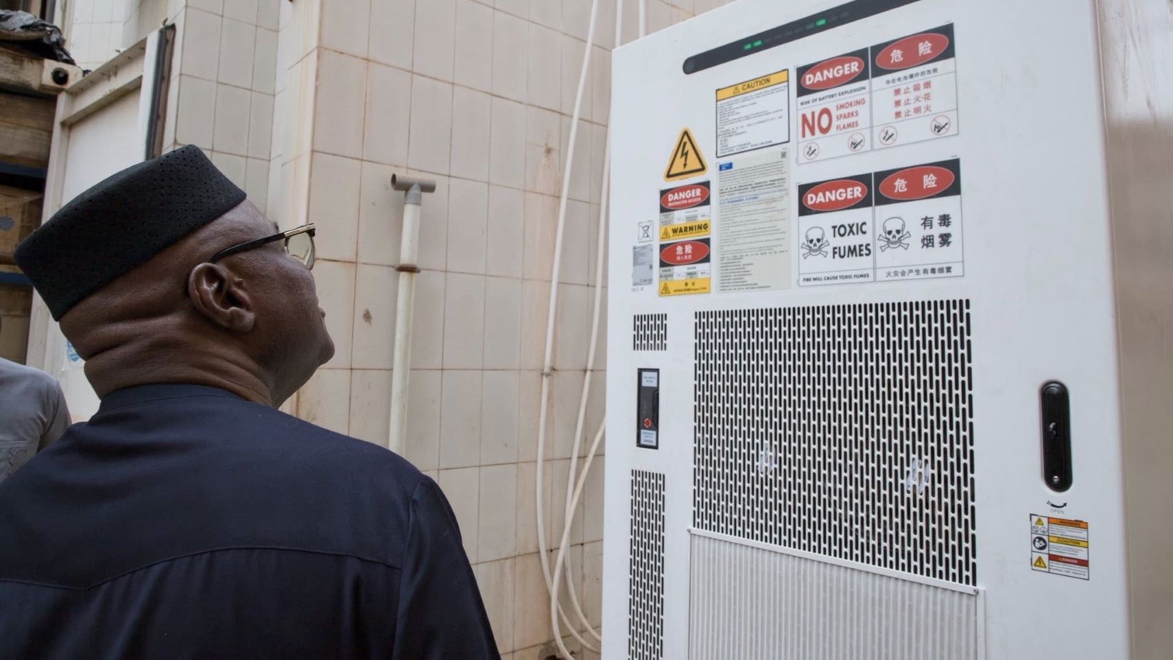 Il faut noter que ce bâtiment a été doté de panneaux solaires dans le but de renforcer l’autonomie énergétique de la CANAM afin de sécuriser ses services.