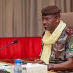 Le gouvernement de la transition du Mali a le profond regret de porter à la connaissance de l'opinion les décès tragiques du général de corps d'armée Sadio Camara, ministre d'État, ministre de la Défense et des anciens combattants.