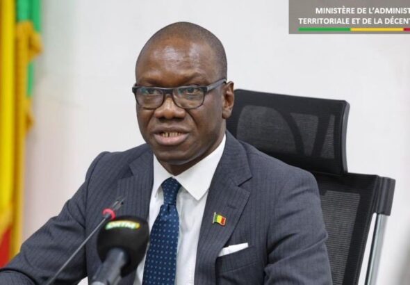 Actuel ministre de l’Administration territoriale et de la Décentralisation, Issa Ousmane Coulibaly cumulera désormais ses fonctions ministérielles avec cette nouvelle responsabilité stratégique. Cette nomination intervient dans un contexte où la communication gouvernementale apparaît comme un levier essentiel pour accompagner les réformes en cours et renforcer le lien avec les citoyens.