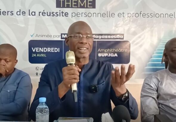 Au cœur de son intervention, Namory Magassouba a mis en avant la connaissance de soi comme socle de toute réussite. « La réussite personnelle repose sur la connaissance de ses limites et la capacité à les dépasser », a-t-il affirmé.