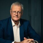 La démocratie est un processus strictement national qui ne peut être ni importé, ni exporté. Chaque nation possédant son propre +ADN+ et ses racines profondes. Toute tentative extérieure de dicter une conduite politique n’est qu’un retour au concept de mission civilisatrice’’