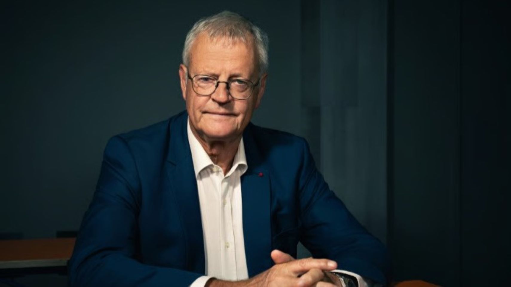 La démocratie est un processus strictement national qui ne peut être ni importé, ni exporté. Chaque nation possédant son propre +ADN+ et ses racines profondes. Toute tentative extérieure de dicter une conduite politique n’est qu’un retour au concept de mission civilisatrice’’