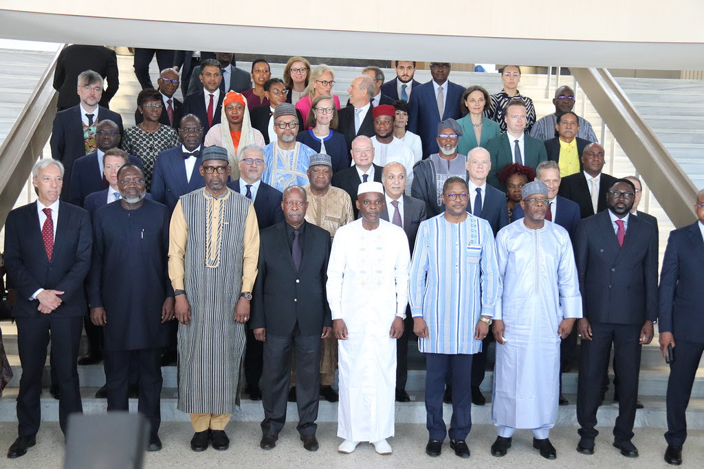 Cette initiative s'inscrit dans la poursuite de l'engagement du Togo au Sahel dans un contexte régional marqué par de profondes recompositions géopolitiques, la persistance des menaces sécuritaires et leur extension vers les États du Golfe de Guinée ainsi que l'émergence de nouvelles dynamiques institutionnelles, notamment la création de l'Alliance des États du Sahel (AES).