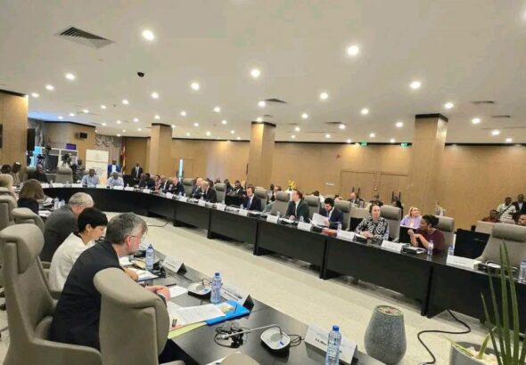 L'avenir de l'Afrique de l'Ouest repose désormais sur une coexistence réaliste entre les différentes entités régionales. Le Ministre Diop a souligné que, malgré les fragmentations actuelles, des collaborations bilatérales basées sur la sincérité et l'intérêt commun restent possibles. En soutenant cette initiative du Togo, le Mali réaffirme sa volonté de coopérer avec ceux qui traitent leurs partenaires avec humilité et respect de la souveraineté. Une nouvelle page de la diplomatie régionale semble s'être écrite aujourd'hui à Lomé.