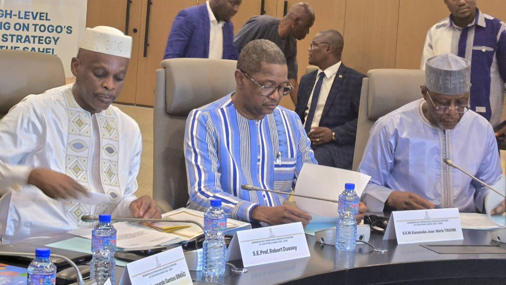 La nouvelle Stratégie Togo-Sahel est structurée autour de cinq piliers stratégiques complémentaires, à savoir : le pilier du dialogue politique Togo-AES, le pilier du bon voisinage et de la coexistence pacifique , le pilier de la coopération et de l’intégration économique sous-régionale, le pilier de la lutte contre le terrorisme et de la politique de défense et de sécurité sous-régionale et le pilier de la diplomatie et de la coopération régionale et internationale.