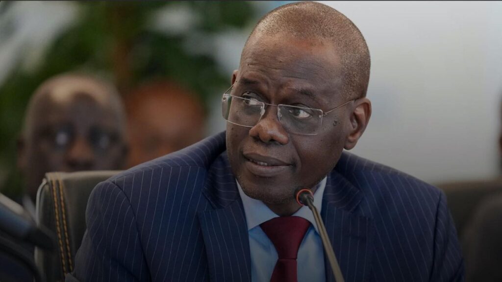 Dans une adresse empreinte de solennité et de reconnaissance, il a affirmé vouloir inscrire son action dans la continuité de la vision « Sénégal 2050 » tout en mettant l’accent sur la rigueur, la souveraineté et la cohésion nationale.