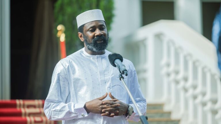 À l'issue de la prière, le Général GOÏTA a accordé une interview à la presse. Il a d'abord remercié Dieu d'avoir permis de vivre ce « moment de retrouvaille, de communion, de prières et de bénédiction », avant de saluer la résilience exemplaire du peuple malien.