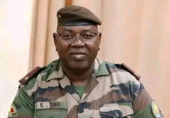 Le nouveau chef d’état-major général des Armées, le général de division Elisée Jean Dao, figure respectée de l’armée malienne, est un homme de grands défis. Nommé le 6 mai 2026, le patron des Forces armées a officiellement pris les commandes le vendredi 8 mai.