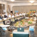 Placée à la veille du démarrage de la campagne agricole 2026, cette session constitue un cadre privilégié de concertation entre les pouvoirs publics et les acteurs du secteur agricole. Elle vise à évaluer les résultats de la campagne écoulée, à examiner les préoccupations du monde rural et à définir les orientations stratégiques destinées à renforcer la performance du secteur agricole national.