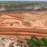 Le projet de Kobada se distingue également par son impact économique direct sur le tissu entrepreneurial malien. À la fin du mois de mai 2026, plus de 59 % des dépenses d’investissement du projet avaient déjà été engagées. Sur cette enveloppe globale, Toubani Resources affiche un taux de contenu local de 39 % à ce stade du capital investi.