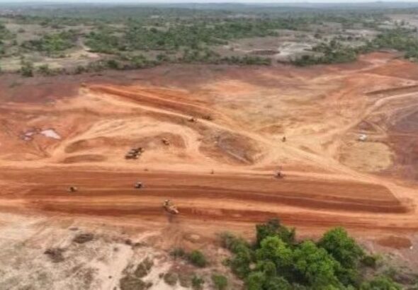 Le projet de Kobada se distingue également par son impact économique direct sur le tissu entrepreneurial malien. À la fin du mois de mai 2026, plus de 59 % des dépenses d’investissement du projet avaient déjà été engagées. Sur cette enveloppe globale, Toubani Resources affiche un taux de contenu local de 39 % à ce stade du capital investi.