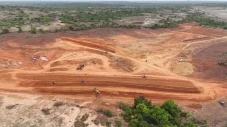Le projet de Kobada se distingue également par son impact économique direct sur le tissu entrepreneurial malien. À la fin du mois de mai 2026, plus de 59 % des dépenses d’investissement du projet avaient déjà été engagées. Sur cette enveloppe globale, Toubani Resources affiche un taux de contenu local de 39 % à ce stade du capital investi.