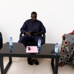 Pour animer ce débat d'actualité, deux figures majeures de l'écosystème tech et éducatif malien étaient à la tribune : le Professeur Jacqueline Konaté Sogoba, Directrice Générale du Centre d'Intelligence Artificielle et de Robotique du Mali (CIAR-Mali), et Yacouba Baby, Directeur Pays de Simplon Mali et consultant pédagogique. Tous deux ont livré une analyse sans concession, mais résolument tournée vers l'action.