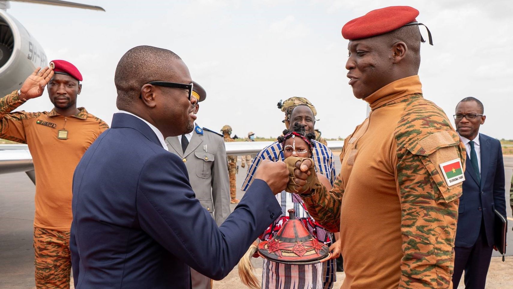 J’adresse mes sincères remerciements à Leurs Excellences Bola Ahmed Tinubu, Abdourahamane Tiani, Ibrahim Traoré et Faure Essozimna Gnassingbé, ainsi qu’à l’ensemble de leurs compatriotes, pour cette marque d’amitié qui témoigne de la profondeur des liens historiques et fraternels qui unissent nos nations