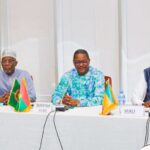 À la veille de la deuxième session des Consultations ministérielles entre la Confédération des États du Sahel (AES) et la Fédération de Russie, les chefs de la diplomatie du Burkina Faso, du Mali et du Niger se sont réunis ce mardi 7 juillet 2026 à Niamey. Objectif : finaliser la feuille de route stratégique avant le tête-à-tête crucial avec leur homologue russe, Sergueï Lavrov.